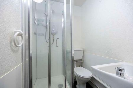 Wellington Street, Cheltenham, GL50 - Photo 2