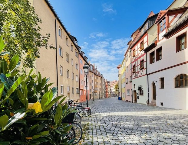 Berühmteste Gasse Nürnbergs! Schöne 3-Zi. Whg mit Sonnenbalkon in der Altstadt! - Foto 1