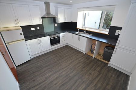 2 bedroom detached house to rent - Photo 4