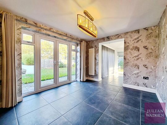 4 bedroom detached house to rent - Photo 1