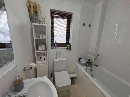 Coburg Place, South Woodham Ferrers, CM3 - Photo 1