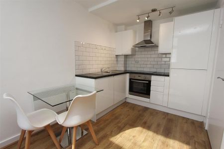 1 bedroom flat to rent - Photo 4