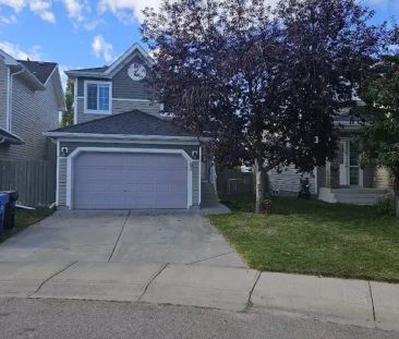 Great family home | 62 Royal Elm Way Northwest, Calgary - Photo 1