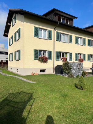 "ruhig & zentral - sanierte 4-Zimmerwohnung im Grünen" - Photo 1