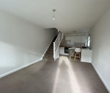 1 bedroom semi-detached house to rent - Photo 2