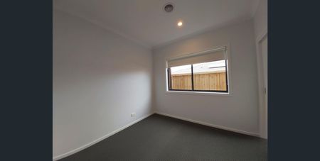 Splendid 4Br Family Home in Bonnie Brook! - Photo 2