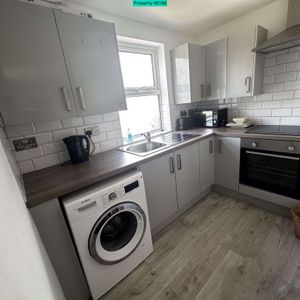 Studio to rent - Photo 2