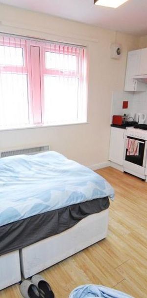 Studio to rent - Photo 1