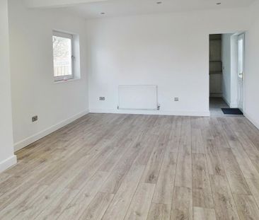 2 bedroom semi-detached house to rent - Photo 2