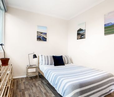 Stunning three bedroom terraced home - Photo 2