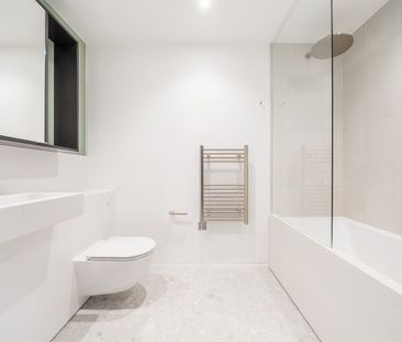 Available from 04/12/2025 - Studio, Furnished - Photo 4