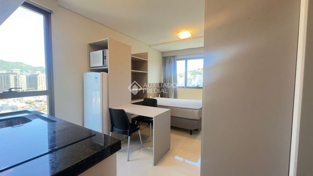 Apartamento com 1 quarto e 24m² para alugar em Trindade, Florianópolis. - Photo 1