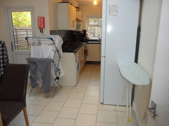 1 bedroom in a house share to rent - Photo 1