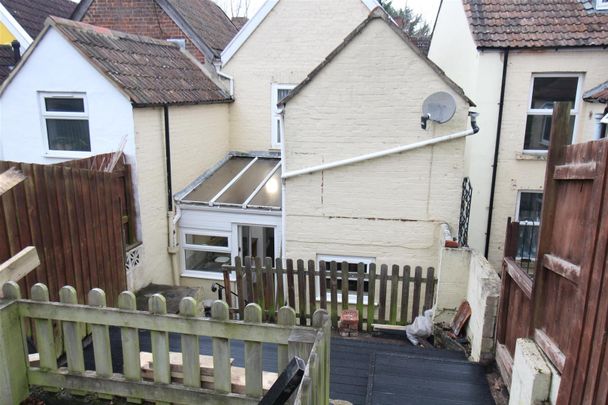 Eastland Road, Yeovil - Photo 1