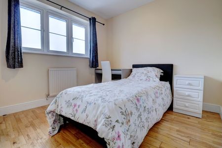 3 bedroom link detached house to rent - Photo 2