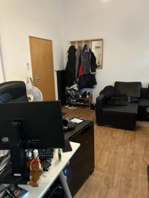 Günstige 2-Zimmer-Wohnung in der Krefelder Innenstadt - 2. OG, Laminat, Bad mit Fenster - Foto 1