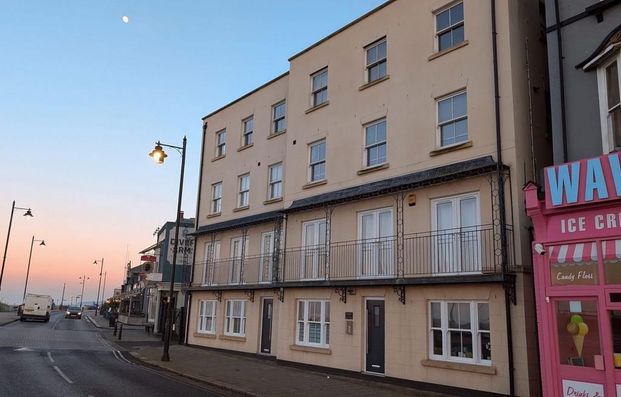 2 bedroom flat to rent - Photo 1