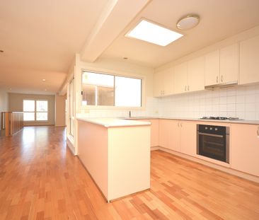 2/39 Horne Street, Elsternwick VIC 3185 - Townhouse For Rent | Domain - Photo 1