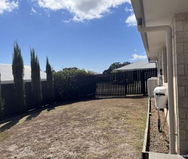 Modern Comfort in Prestigious Highview Estate - Photo 4