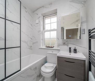 3 bedroom terraced house to rent - Photo 5