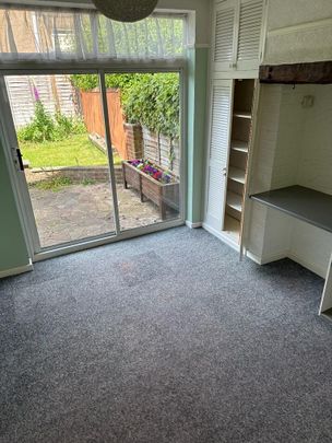 4 bedroom semi-detached house to rent - Photo 1