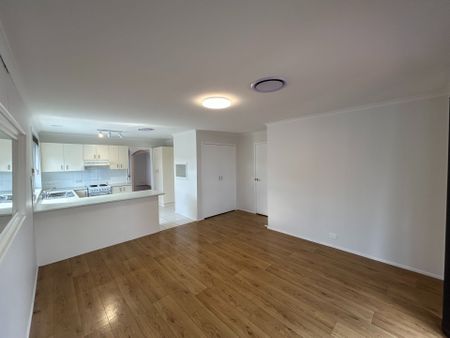 Coastal 4 Bed - 2 Bath, Outdoor Entertaining, Ducted Air - Photo 4