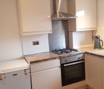 Room in a Shared House, Church Road, E10 - Photo 4