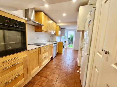 4 Bed Terraced House, London, NW11 - Photo 5