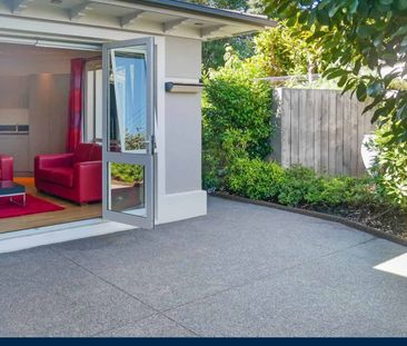 HAREWOOD -2 BEDROOM TOWNHOUSE, FULLY FURNISHED, SHORT TERM LEASE - Photo 5