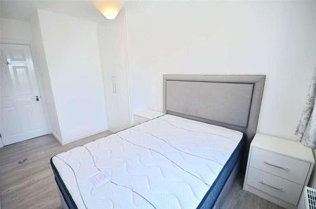 Thames Court, Norman Place, Reading, RG1 - Photo 2