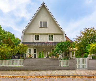 Bestlage am Neckar – Stilvolle 3,5-ZKB in Denkmalvilla mit 2 Balkonen und EBK! - Foto 1 | Rentumo