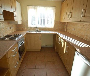 3 bedroom semi-detached house to rent - Photo 5