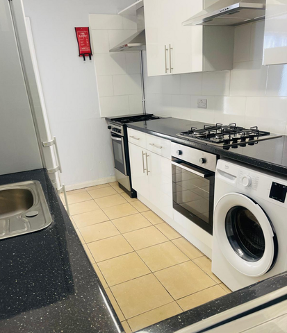 1 bedroom in a house share to rent - Photo 4