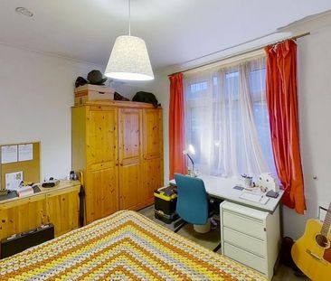 4 bedroom semi-detached house to rent - Photo 6