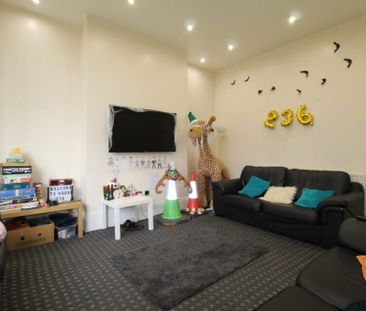 236 Kirkstall Lane, Leeds, LS6 3DP - Photo 1