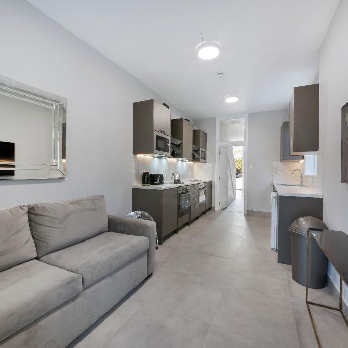 Friars Place Lane, London, W3 7AS - Photo 1