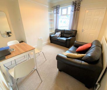 3 bedroom terraced house to rent - Photo 2