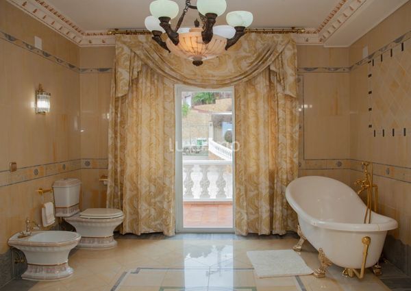 Luxury living experience in Altea