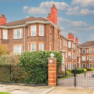 2 Bed Flat, Perryn House, W3 - Photo 3