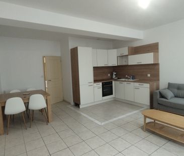Location Appartement 2 pièces 52m² ROCHEFORT 17300 - Photo 5