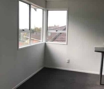 20 Zingaro Place Massey - Photo 5