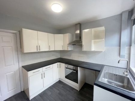 2 bed Terraced - To Let - Photo 5