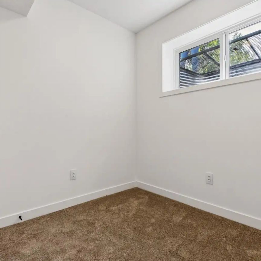 Inglewood 4 Plex — 2 bed 1 bath - Photo 1