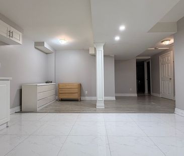 For Lease - 76 Sawmill Valley Drive, Newmarket, Ontario - Photo 5