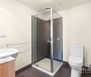 CORNER LOFT-STYLE APARTMENT WITH VIEWS FURNISHED - Photo 6