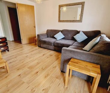 2 bedroom flat to rent - Photo 2