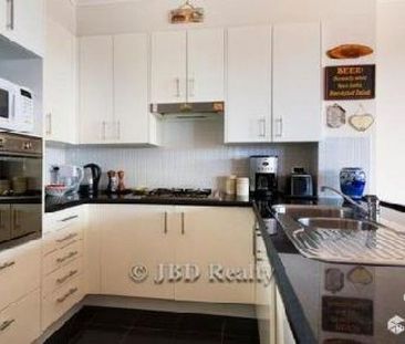 2 bed 2 bath plus a study apartment in a resort complex - Photo 6