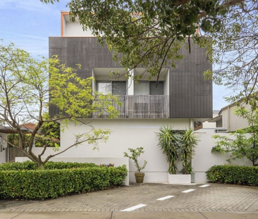 Unit 6, 18 Park Road, Crawley, WA - Photo 1