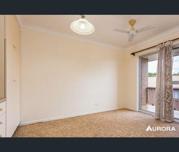 Spacious Two-Bedroom Unit in Secure Complex - Photo 2