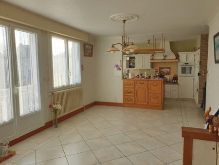 A LOUER MAISON SAINT-BERTHEVIN 53940 - Photo 4